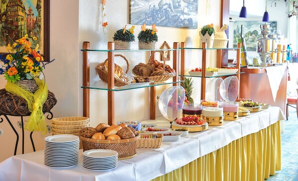 Buffet déjeuner gratuit tous les jours