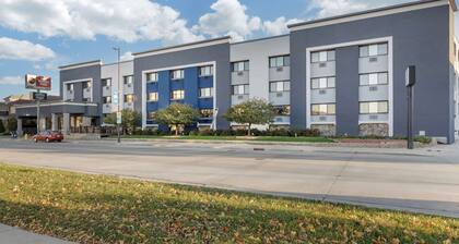 Best Western Plus Milwaukee West