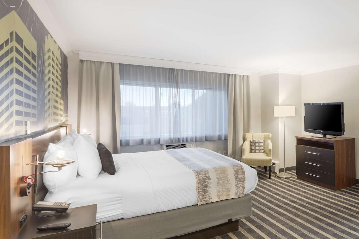 Premium bedding, pillowtop beds, in-room safe, desk