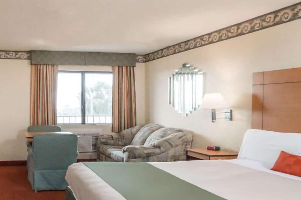 In-room safe, desk, iron/ironing board, free cribs/infant beds