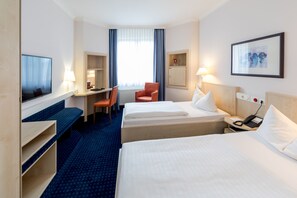 Hypo-allergenic bedding, in-room safe, desk, soundproofing - Hotel Magdeburg City Center by Leonardo Hotels (Magdeburg)