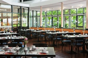 Daily buffet breakfast (EUR 19 per person)