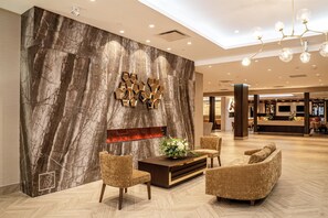 Lobby - DoubleTree by Hilton Kitchener (Kitchener)