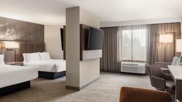 Suite, 2 queensize bedden | Pillowtop-bedden, een kluis op de kamer, een bureau
