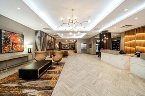 Lobby - DoubleTree by Hilton Kitchener (Kitchener)