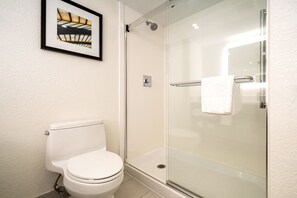 Ducha del cuarto de baño