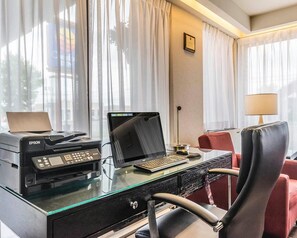 Business centre - Comfort Inn Drummondville (Drummondville)