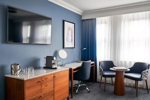 Family Room | Living area | 40-inch LCD TV with digital channels