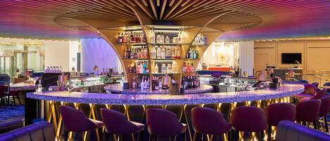 Serves brunch and happy hour