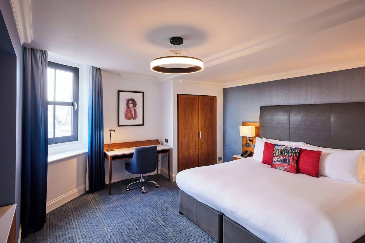 Executive King Room (With Executive Club Lounge Access)