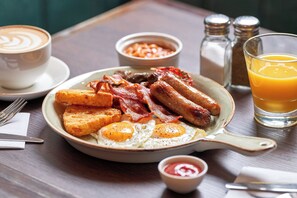 Tägliches Frühstücksbuffet gegen Gebühr