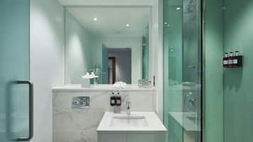 Classic Single Room | Bathroom | Free toiletries, hair dryer, towels, soap