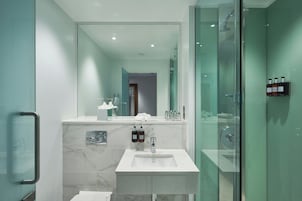 Classic Single Room | Badezimmer | Kostenlose Toilettenartikel, Haartrockner, Handtücher, Seife