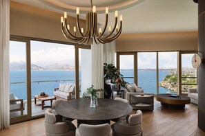 Suite (Panorama) | Premium bedding, minibar, in-room safe, desk - Akra Antalya (Antalya)