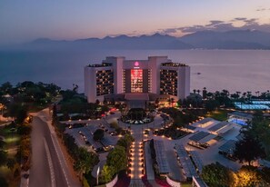 施設の正面