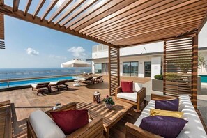 3 restaurants; breakfast, lunch and dinner served  - Akra Antalya (Antalya)