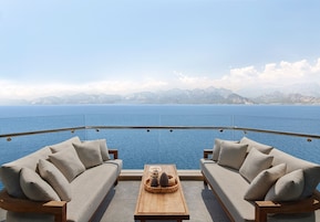 Panorama Suite (Urban Chic Lounge Access) | View from room