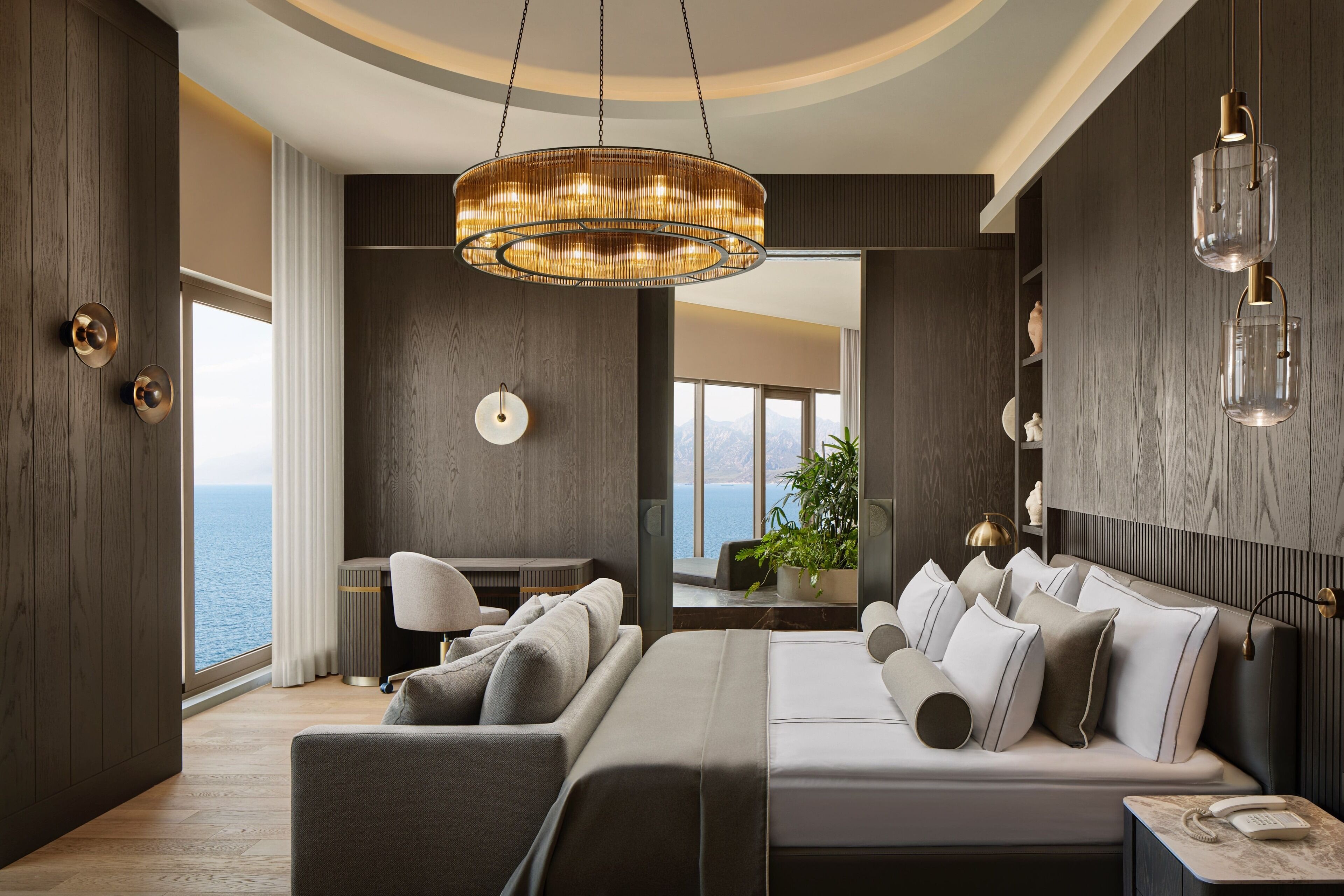 Suite (Panorama) | Ropa de cama de alta calidad, minibar, caja fuerte y escritorio