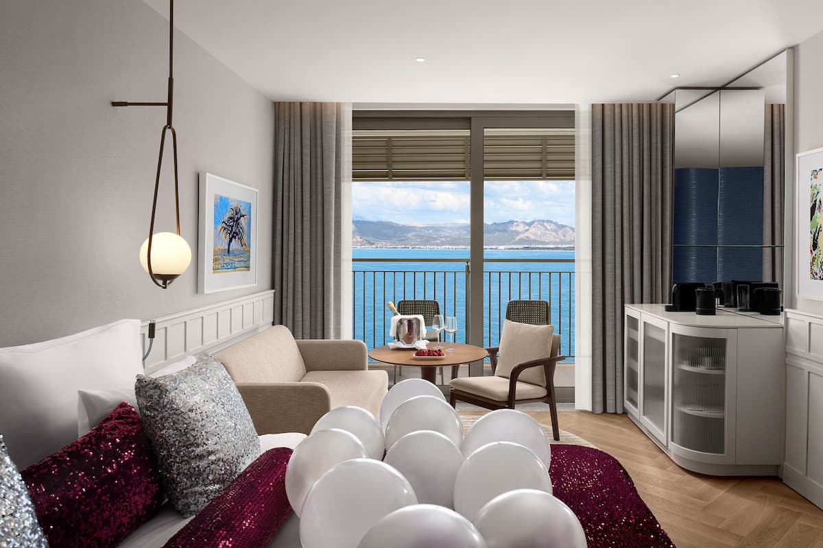 Honeymoon Room, Sea View | Premium bedding, minibar, in-room safe, desk