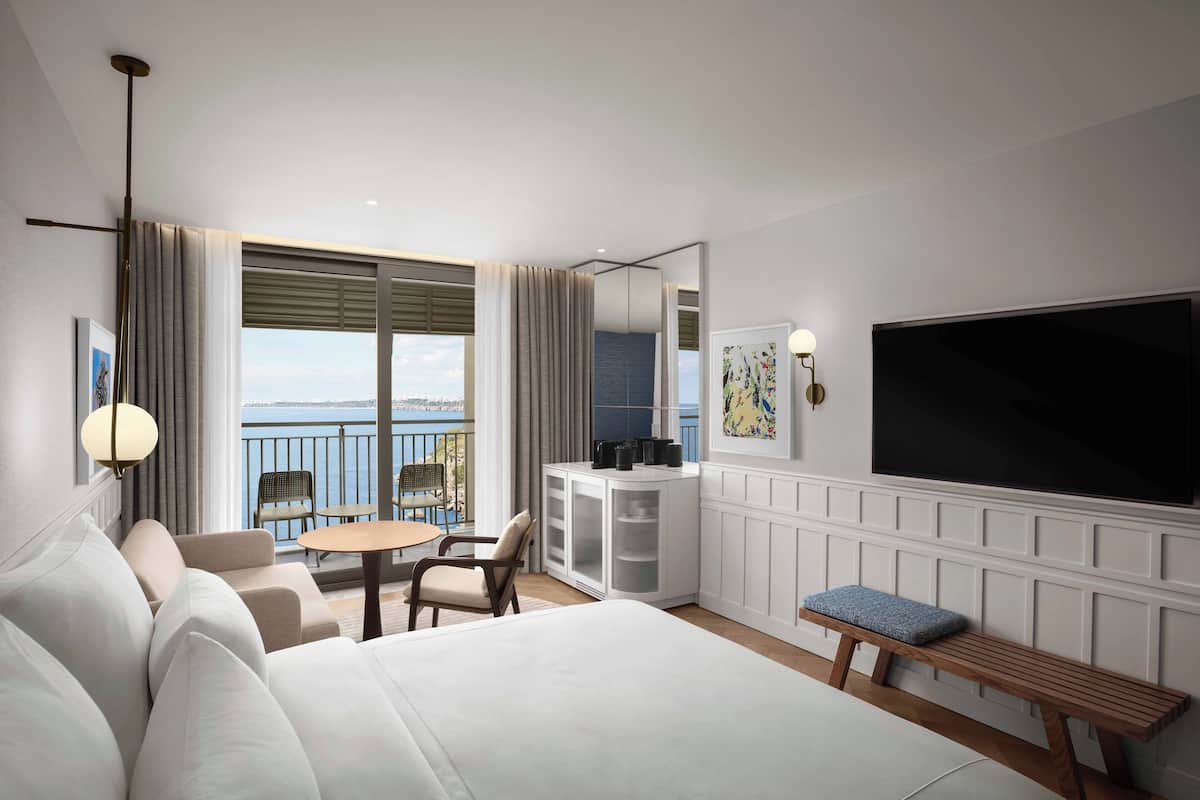 Deluxe Room, Sea View (Deluxe) | Premium bedding, minibar, in-room safe, desk