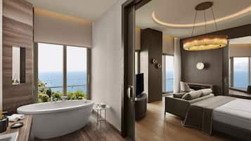 Suite (Panorama) | Bathroom | Eco-friendly toiletries, hair dryer, bathrobes, slippers