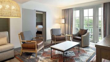 Luxe beddengoed, pillowtop-bedden, een kluis op de kamer, een bureau