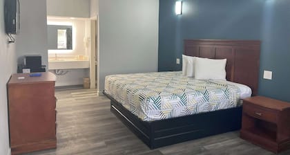 Motel 6 Cleveland, MS - Delta State University