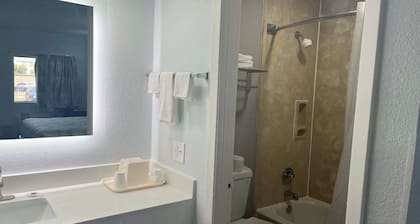 Motel 6 Cleveland, MS - Delta State University