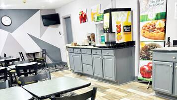 Free daily continental breakfast