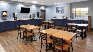 Free daily continental breakfast