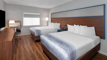 ห้องพัก, เตียงควีนไซส์ 2 เตียง (Mobility, Bathtub W/grab Bars) | โต๊ะทำงาน, พื้นที่ทำงานแบบใช้แล็ปท็อป, ผ้าม่านกันแสง, เตารีด/โต๊ะรีดผ้า