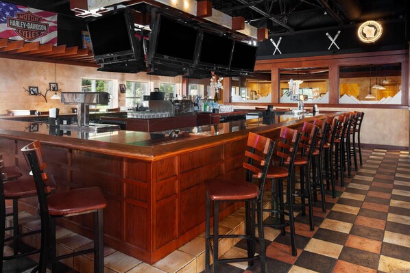 Bar (on property) - AmericInn & Suites By Wyndham Baraboo Event Center (Baraboo)