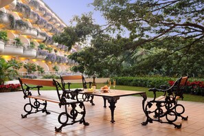 Executive Suite | Exterior