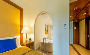 Separate tub and shower, deep soaking tub, rainfall showerhead
