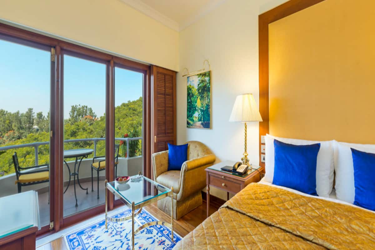 1 bedroom, premium bedding, minibar, in-room safe