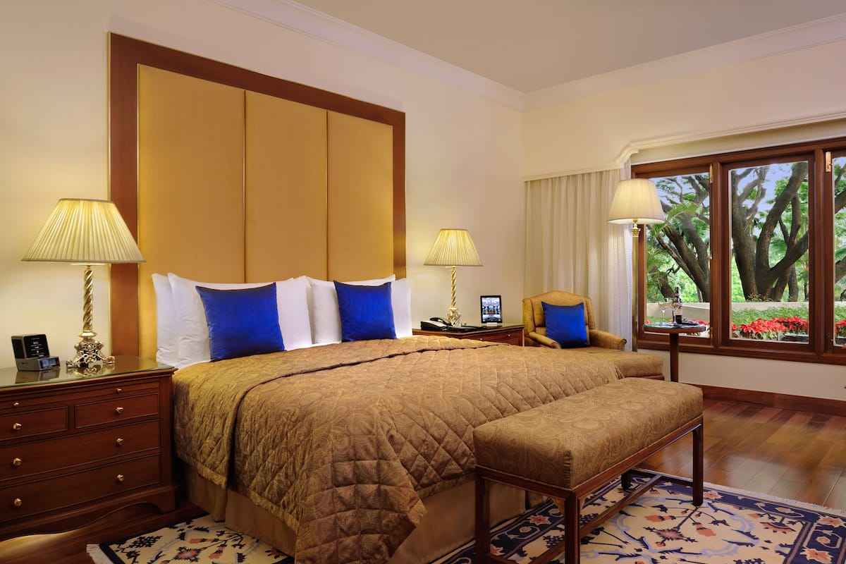executive suite | 1 bedroom, premium bedding, minibar, in-room safe