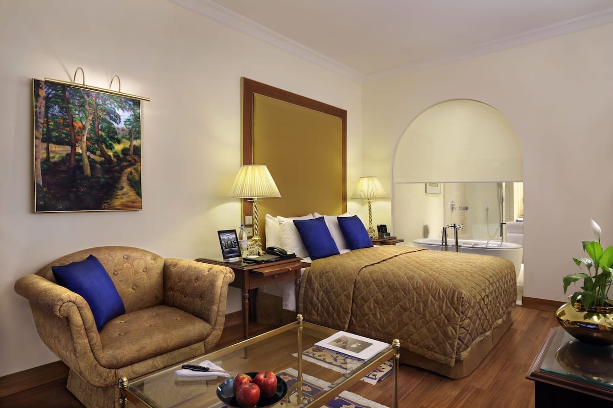 1 bedroom, premium bedding, minibar, in-room safe