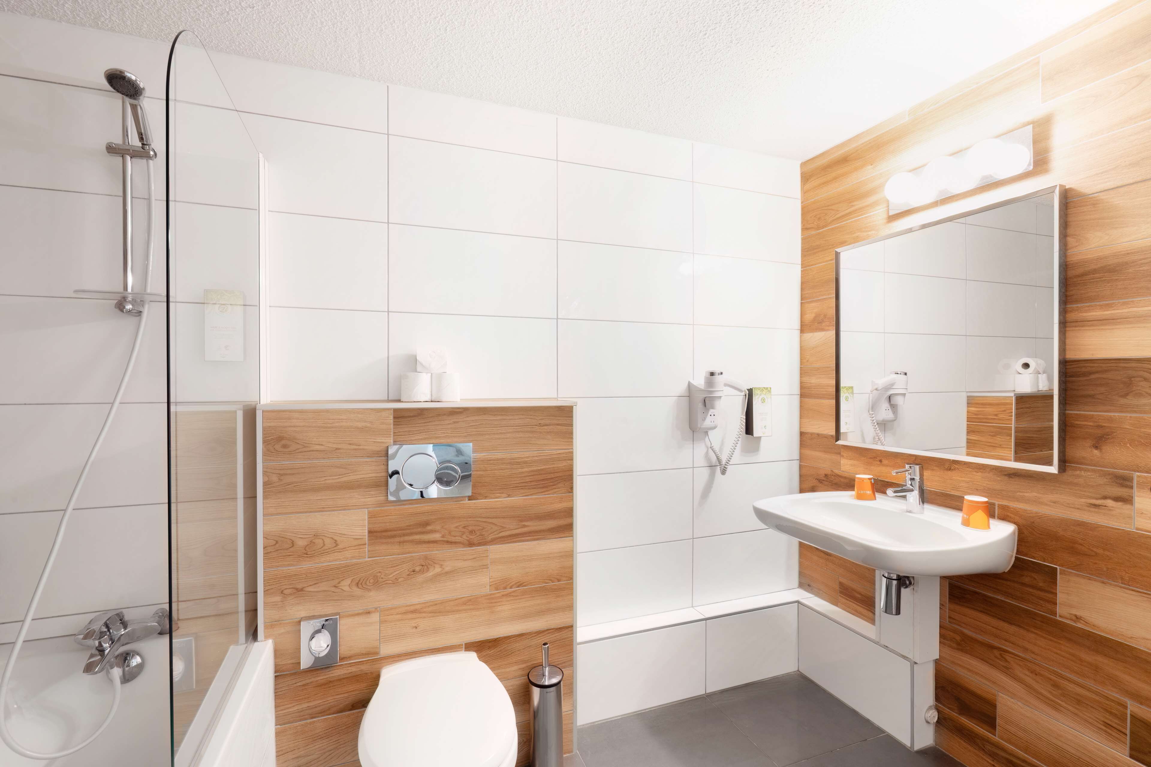 superior room, 1 double bed | bathroom | eco-friendly toiletries, hair dryer, towels, soap