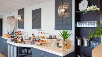 Morgenmadsbuffet hver dag (12.9 EUR pr. person)