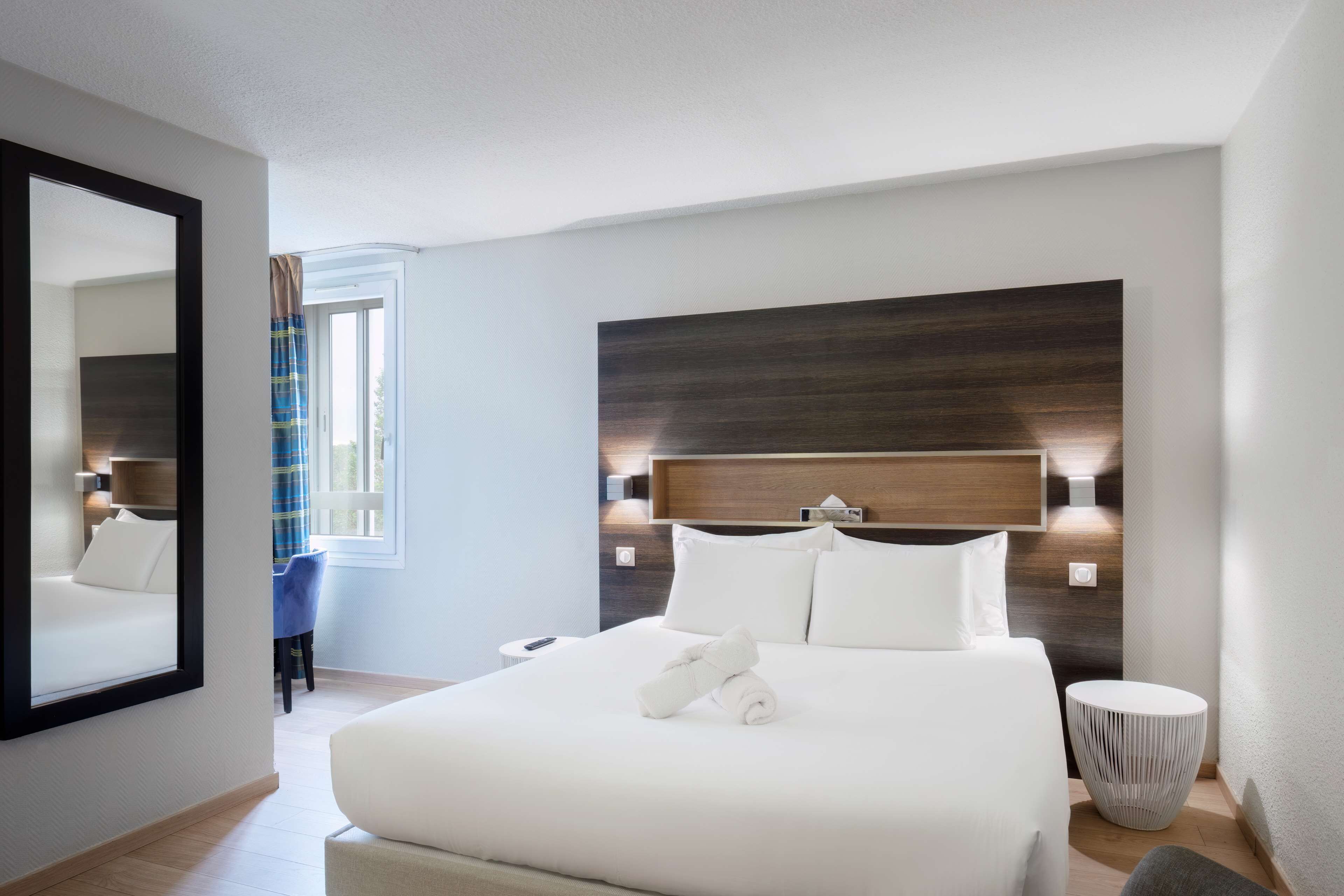 superior room, 1 double bed | desk, soundproofing, free wifi, bed sheets