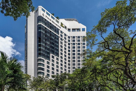 Four Seasons Hotel Singapore - Image 3