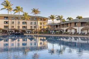 Outdoor pool, pool umbrellas, sun loungers