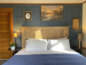 Room, 1 King Bed | Individually decorated, individually furnished, iron/ironing board