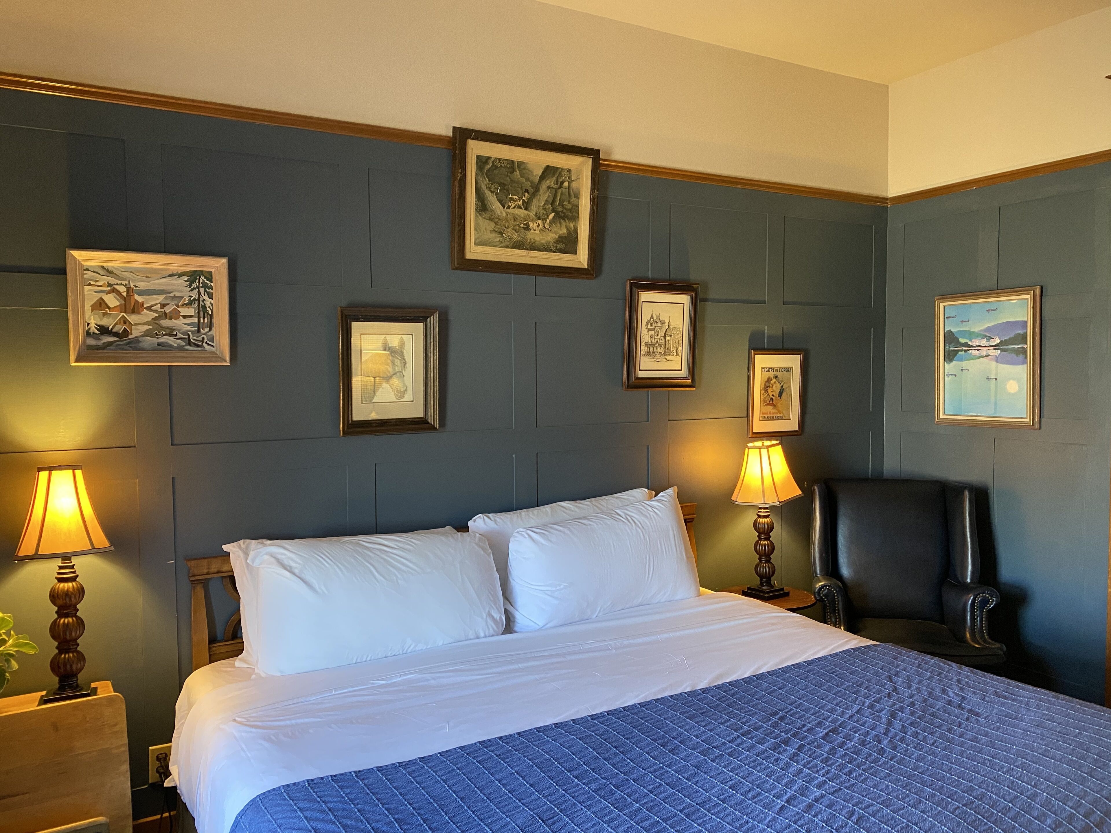 room, 1 king bed | individually decorated, individually furnished, iron/ironing board