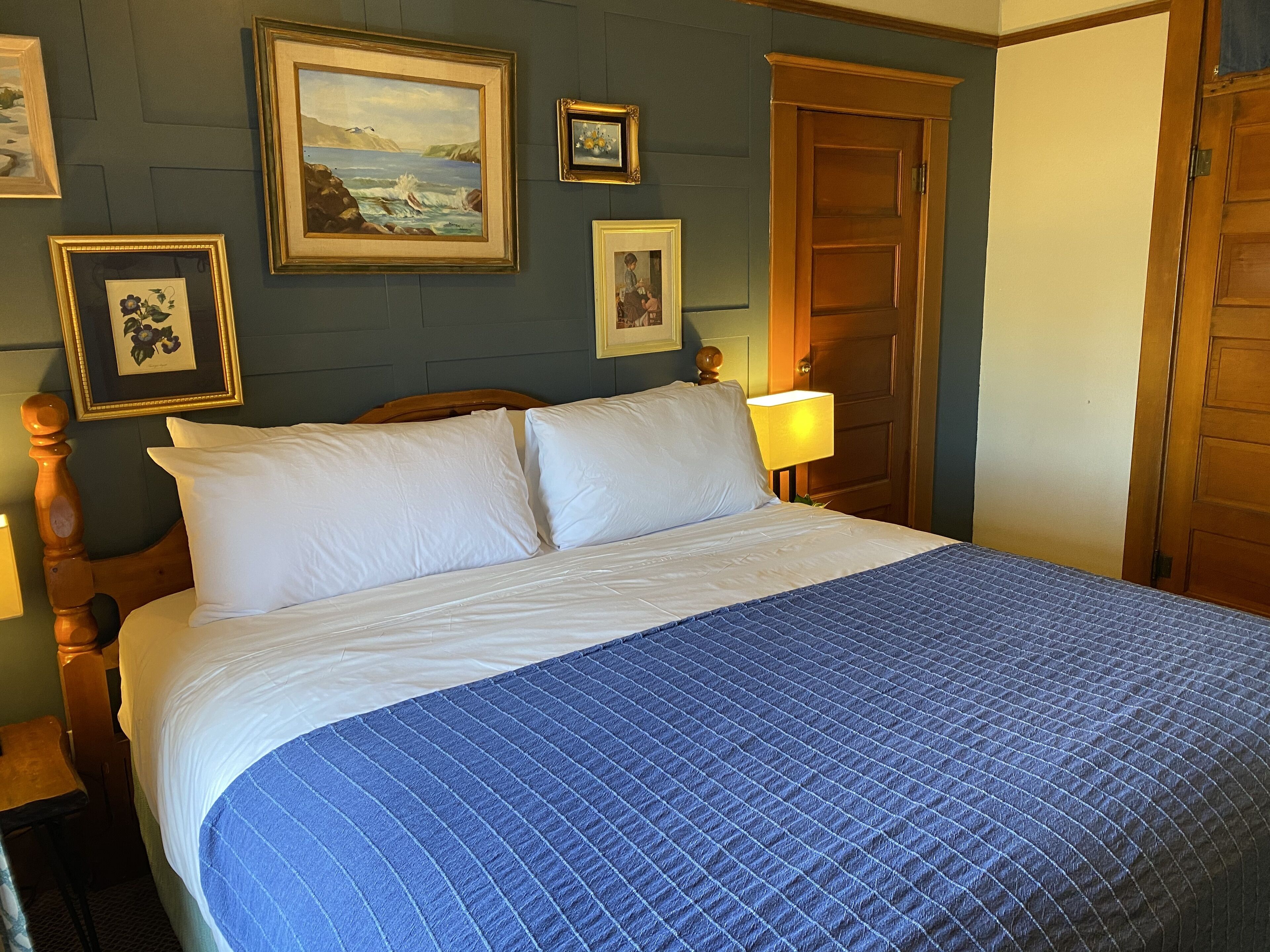 suite, 1 bedroom | individually decorated, individually furnished, iron/ironing board