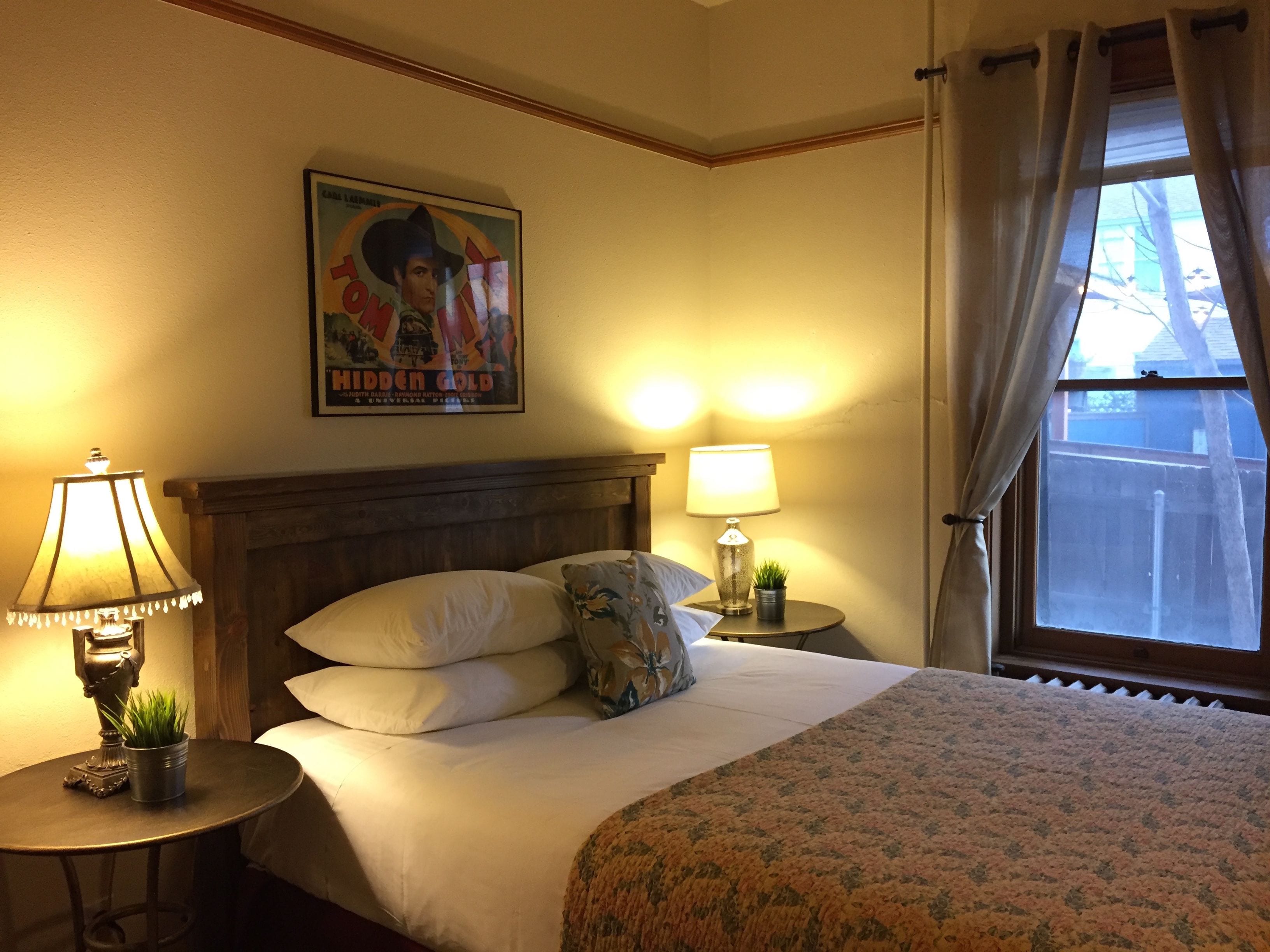 suite, 1 bedroom | individually decorated, individually furnished, iron/ironing board