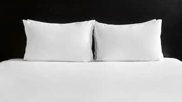 Habitación estándar | Escritorio, insonorización y tabla de planchar con plancha