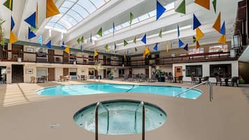 Indoor pool, sun loungers