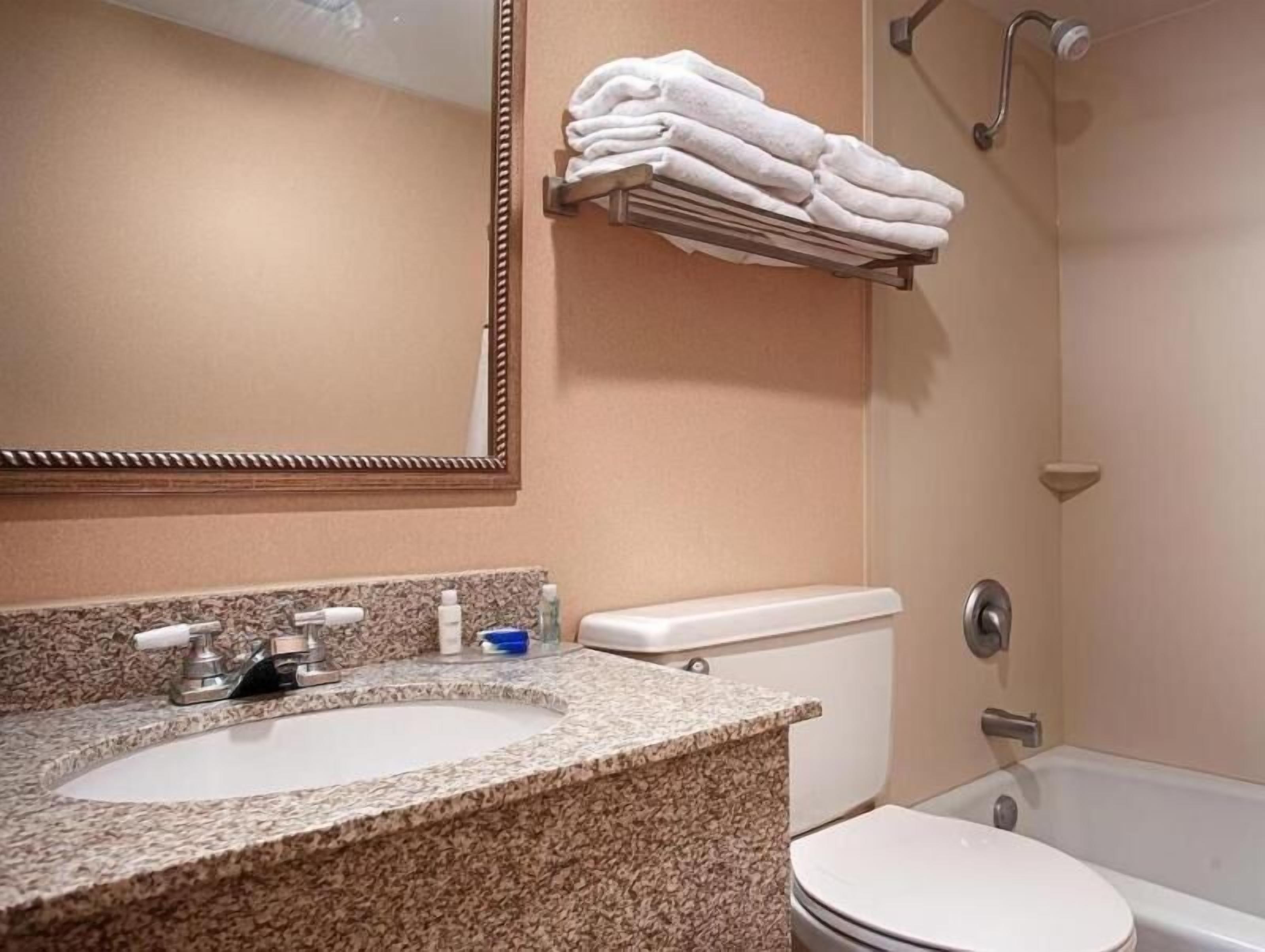 Bathroom | Free toiletries, hair dryer, towels