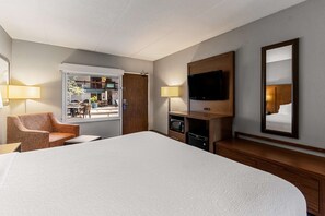 Desk, soundproofing, iron/ironing board, free cots/infant beds - Best Western Bridgeview Hotel (Superior)